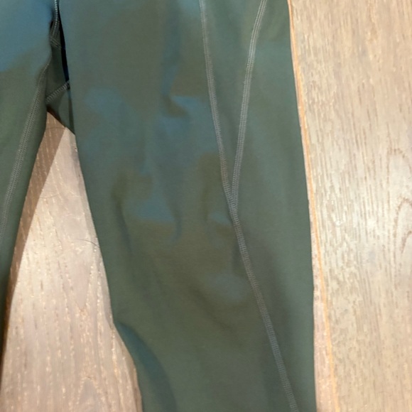 IVY PARK Beyoncé $75 Olive Green Logo Waistband Leggings M EUC - Picture 4 of 9